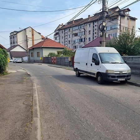 Апартаменты La Bebe 2 Beds Хунедоара Экстерьер фото